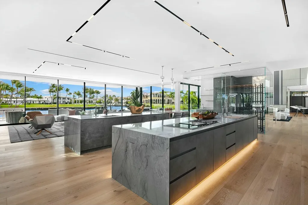 2633 Spanish River Road Boca Raton waterfront mansion with 6 bedrooms, 9 bathrooms, infinity pool, expansive Intracoastal views, and luxury contemporary design