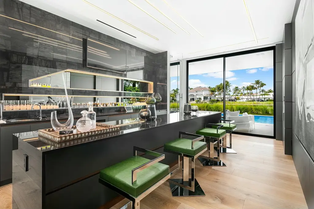 2633 Spanish River Road Boca Raton waterfront mansion with 6 bedrooms, 9 bathrooms, infinity pool, expansive Intracoastal views, and luxury contemporary design