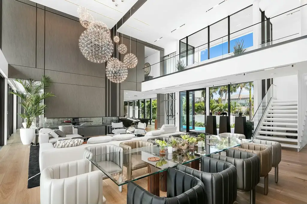 2633 Spanish River Road Boca Raton waterfront mansion with 6 bedrooms, 9 bathrooms, infinity pool, expansive Intracoastal views, and luxury contemporary design