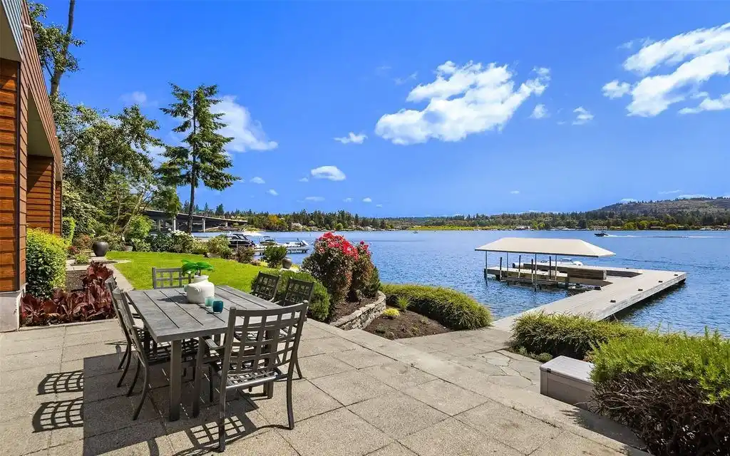 3840 E Mercer Way Magnificent Modern Waterfront Oasis in Washington Listed for 10.3 Million 18