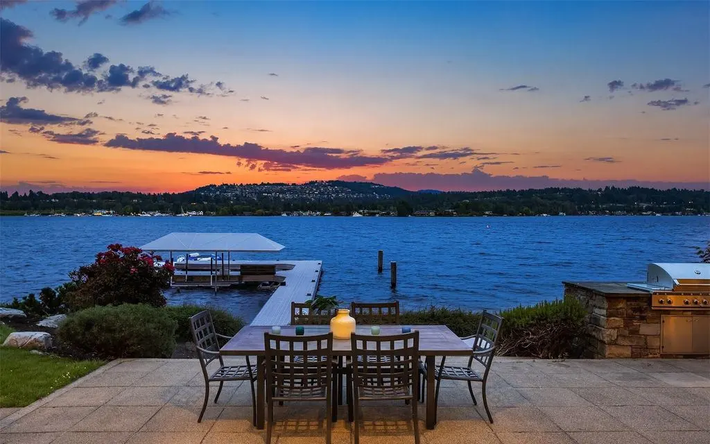 3840 E Mercer Way Magnificent Modern Waterfront Oasis in Washington Listed for 10.3 Million 19