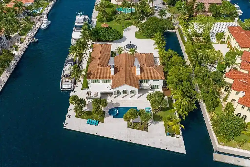 529 Bontona Ave Fort Lauderdale luxury waterfront estate with 6 bedrooms, 10 bathrooms, pool, marina dock, and custom interiors for sale.