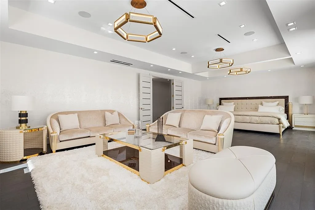 529 Bontona Ave Fort Lauderdale luxury waterfront estate with 6 bedrooms, 10 bathrooms, pool, marina dock, and custom interiors for sale.