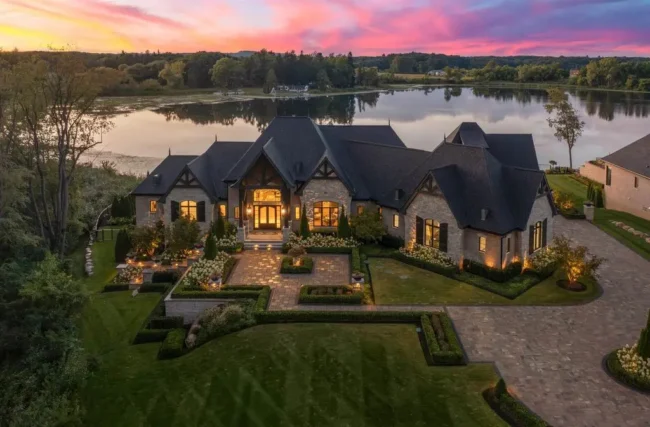 Extraordinary $2,999,900 Lakefront Living Awaits in Michigan’s Premier Split-Level Estate
