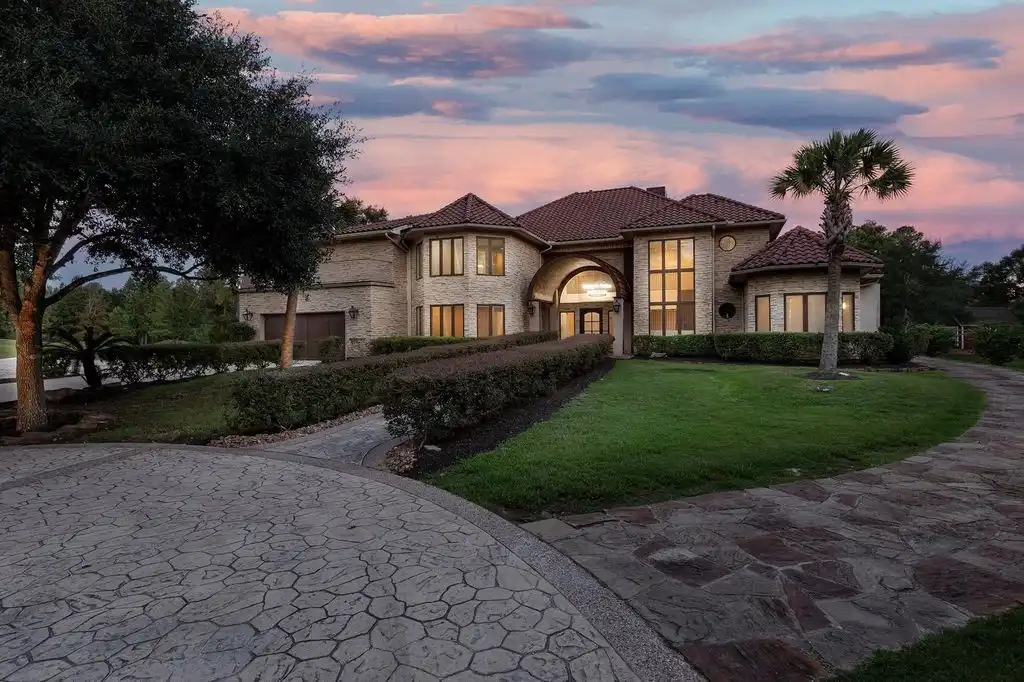 9011 Breckenridge Dr Spectacular One of a Kind Island House on 11 Acres in Texas Listed for 3 17