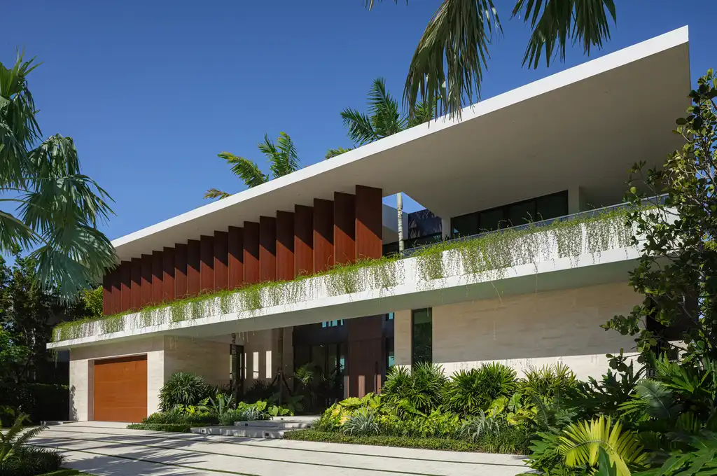 AMA Residence by SDH Studio Architecture + Design, A Modern Oasis of Privacy and Nature