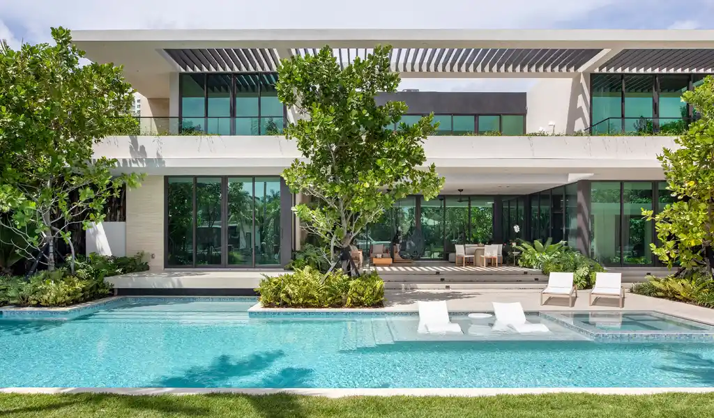AMA Residence by SDH Studio Architecture + Design, A Modern Oasis of Privacy and Nature