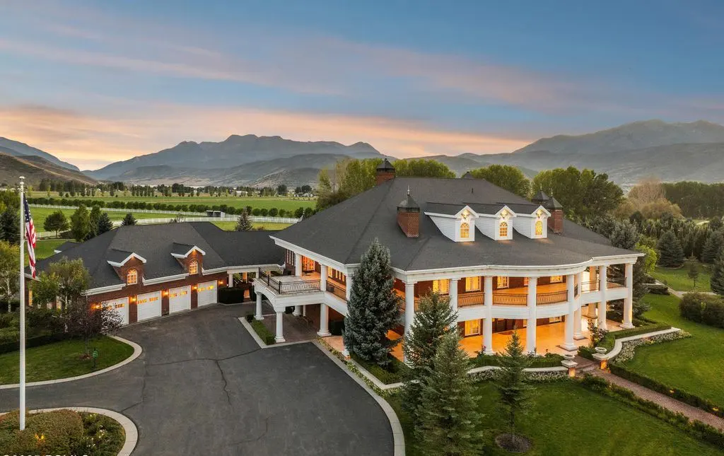 Camelot at 2344 W 3000 S An Extraordinary 23.5 Million Sanctuary of Luxury and Design in Utah 33
