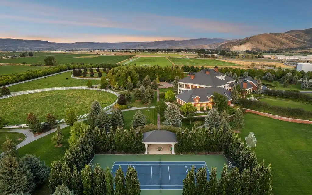Camelot at 2344 W 3000 S An Extraordinary 23.5 Million Sanctuary of Luxury and Design in Utah 4
