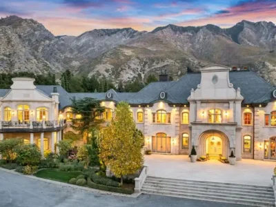 Exclusive 29.995M Estate at 13322 N Grove Dr Showcases Classic Elegance and Contemporary Design 1