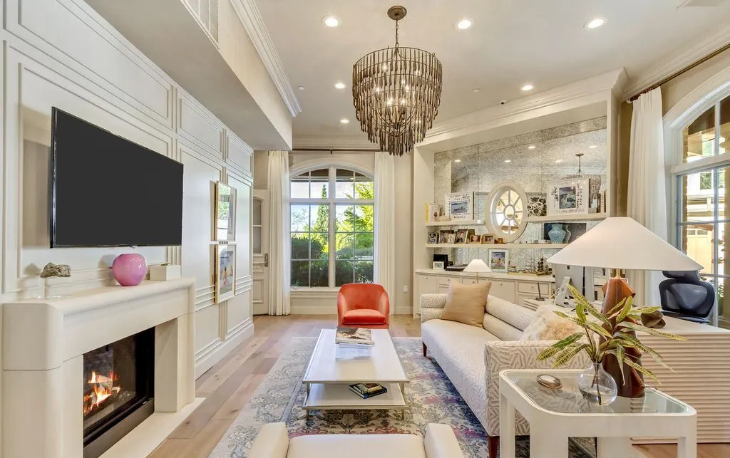 Exclusive 29.995M Estate at 13322 N Grove Dr Showcases Classic Elegance and Contemporary Design 17