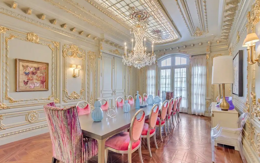 Exclusive 29.995M Estate at 13322 N Grove Dr Showcases Classic Elegance and Contemporary Design 4