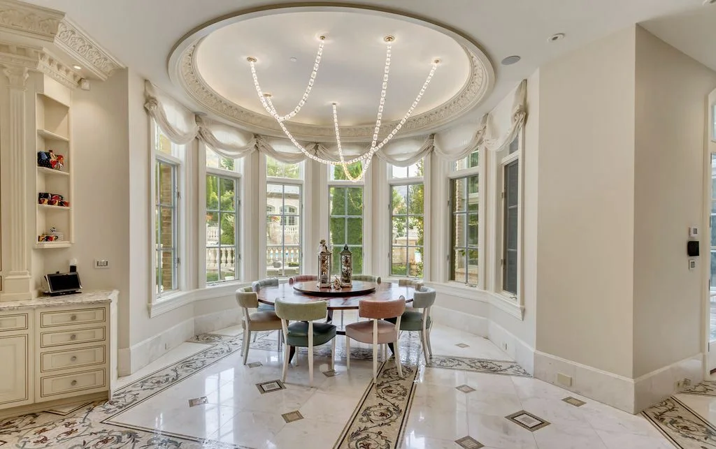 Exclusive 29.995M Estate at 13322 N Grove Dr Showcases Classic Elegance and Contemporary Design 9