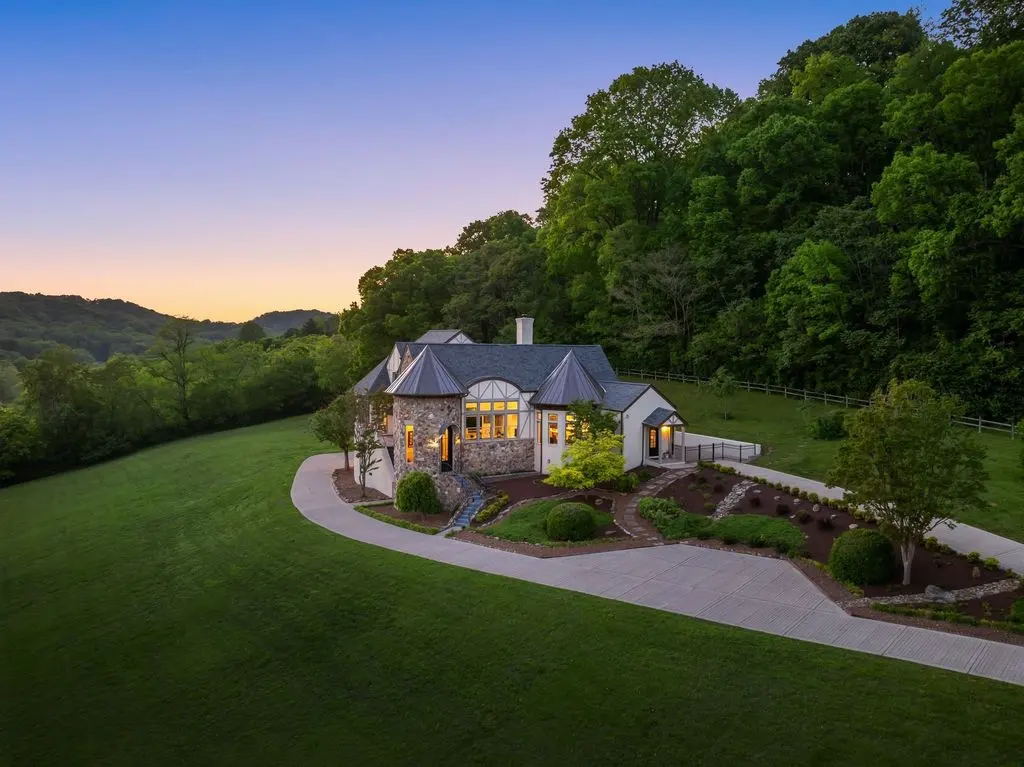 Exclusive 3.49M Tudor Estate at 1026 Holly Tree Gap Rd Blends Classic Elegance with Modern Luxury 18
