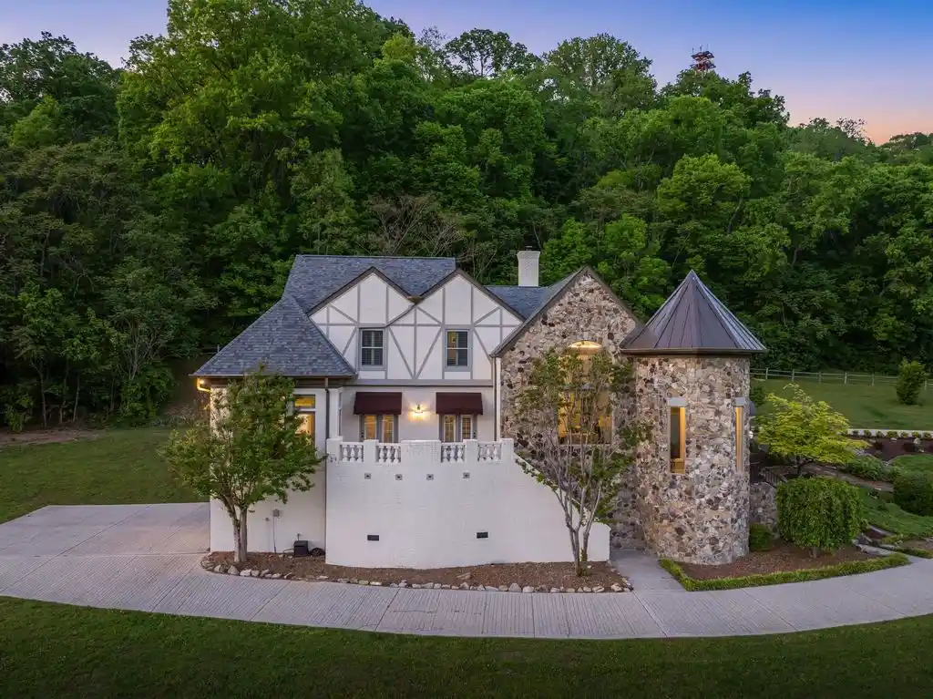 Exclusive 3.49M Tudor Estate at 1026 Holly Tree Gap Rd Blends Classic Elegance with Modern Luxury 20