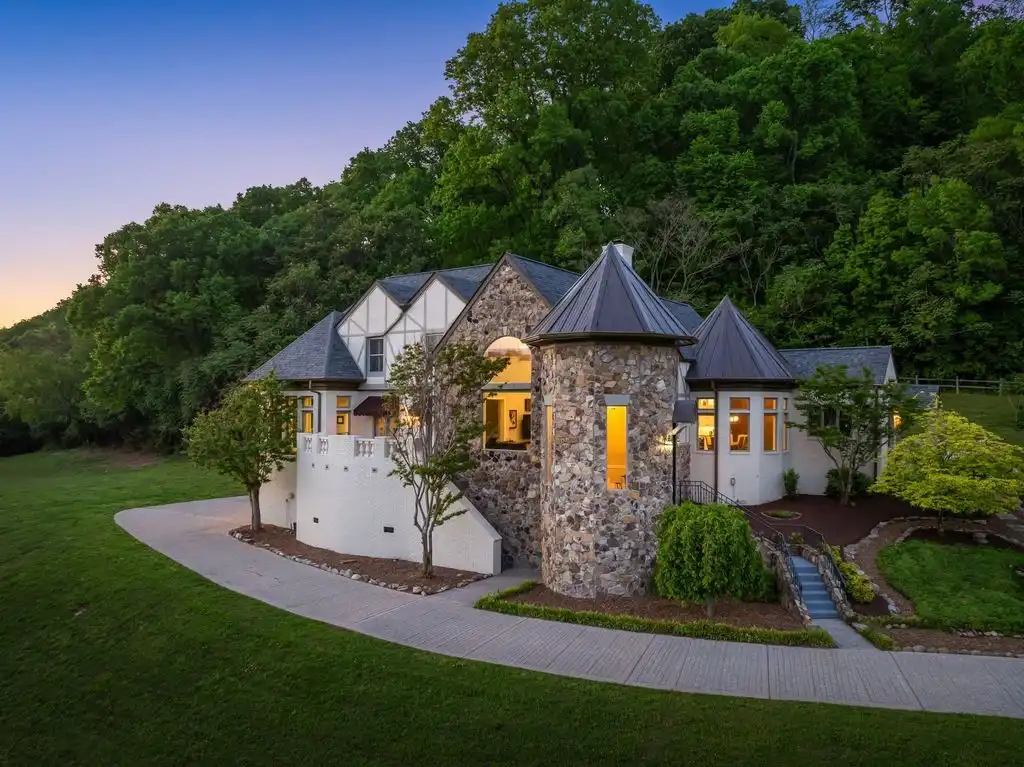 Exclusive 3.49M Tudor Estate at 1026 Holly Tree Gap Rd Blends Classic Elegance with Modern Luxury 21