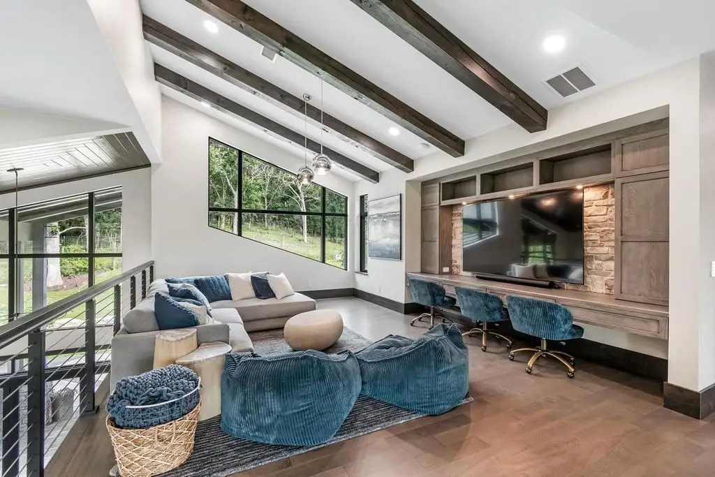 Exclusive 5.5M Contemporary Residence at 0 North Confidential Road Designed for Luxury Living and Entertaining 14
