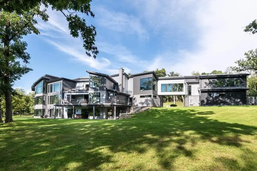 Exclusive 5.5M Contemporary Residence at 0 North Confidential Road Designed for Luxury Living and Entertaining 17