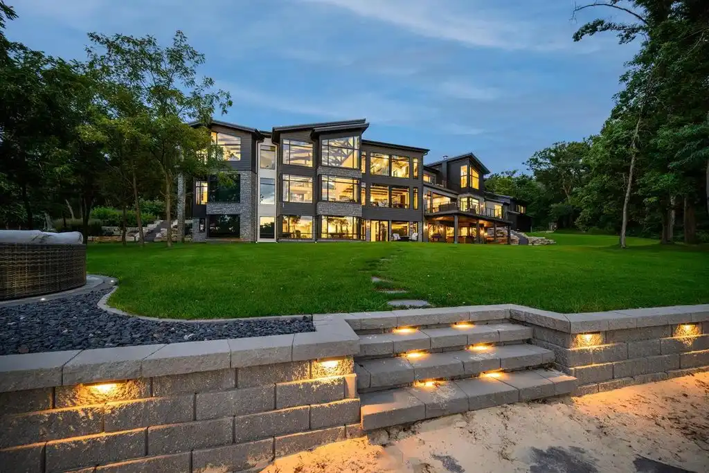 Exclusive 5.5M Contemporary Residence at 0 North Confidential Road Designed for Luxury Living and Entertaining 2