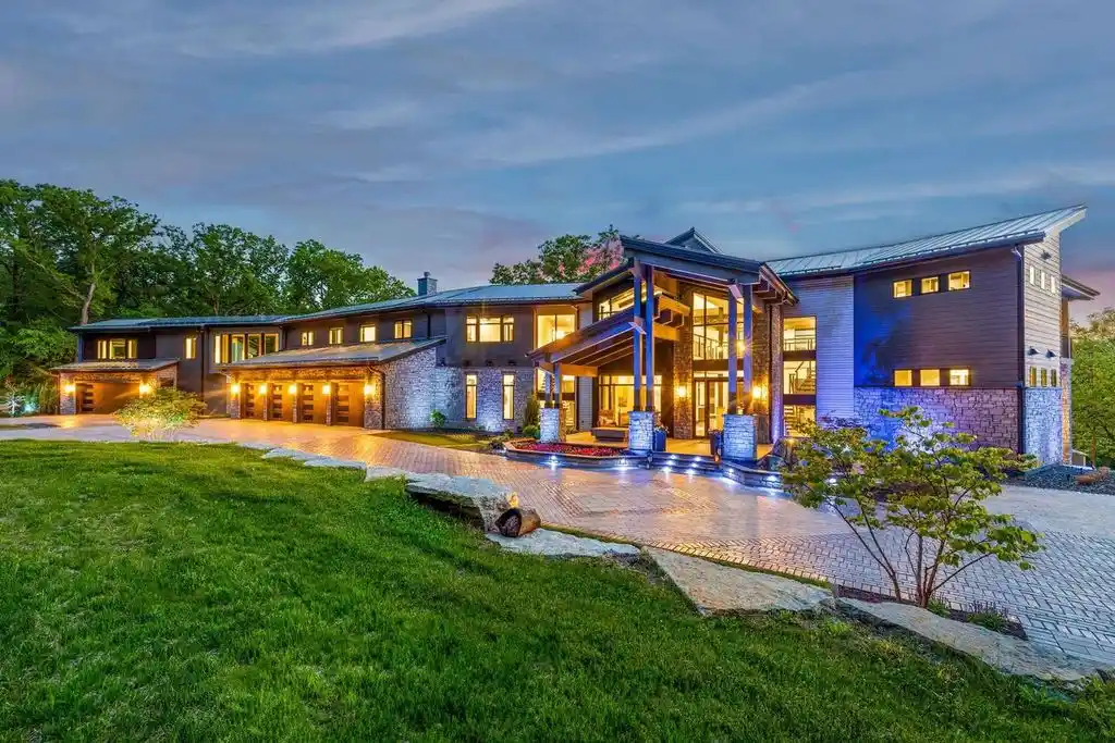 Exclusive 5.5M Contemporary Residence at 0 North Confidential Road Designed for Luxury Living and Entertaining 20