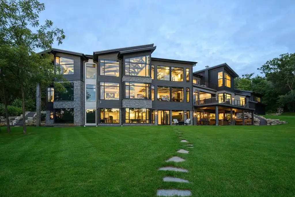 Exclusive 5.5M Contemporary Residence at 0 North Confidential Road Designed for Luxury Living and Entertaining 21