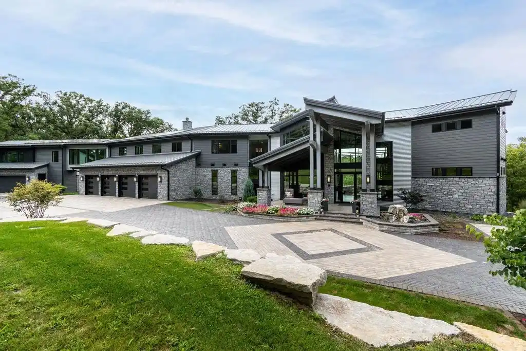 Exclusive 5.5M Contemporary Residence at 0 North Confidential Road Designed for Luxury Living and Entertaining 3