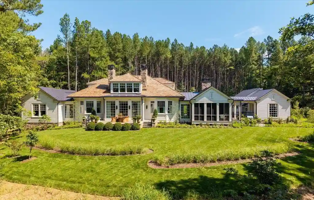 Exclusive 6.5M Residence at 2863 Palmer Dr Combines Southern Architecture with Contemporary Living 11