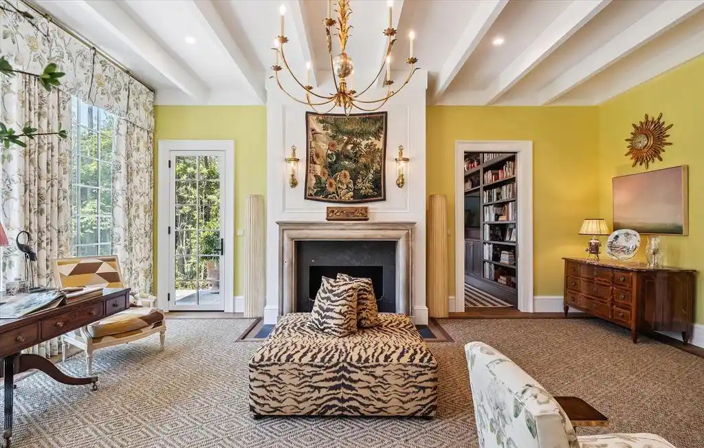 Exclusive 6.5M Residence at 2863 Palmer Dr Combines Southern Architecture with Contemporary Living 14