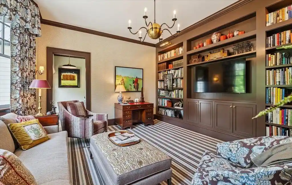 Exclusive 6.5M Residence at 2863 Palmer Dr Combines Southern Architecture with Contemporary Living 18
