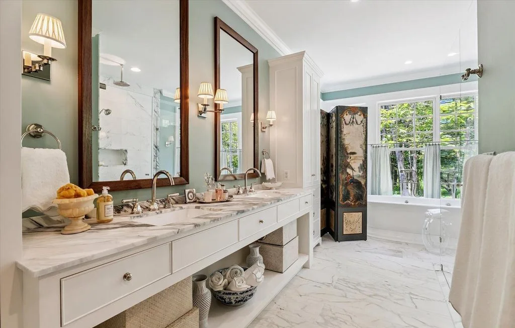 Exclusive 6.5M Residence at 2863 Palmer Dr Combines Southern Architecture with Contemporary Living 22