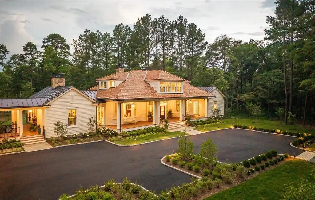 Exclusive 6.5M Residence at 2863 Palmer Dr Combines Southern Architecture with Contemporary Living 4