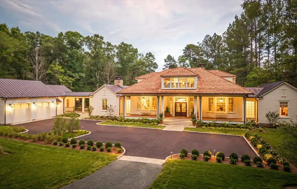 Exclusive 6.5M Residence at 2863 Palmer Dr Combines Southern Architecture with Contemporary Living 5