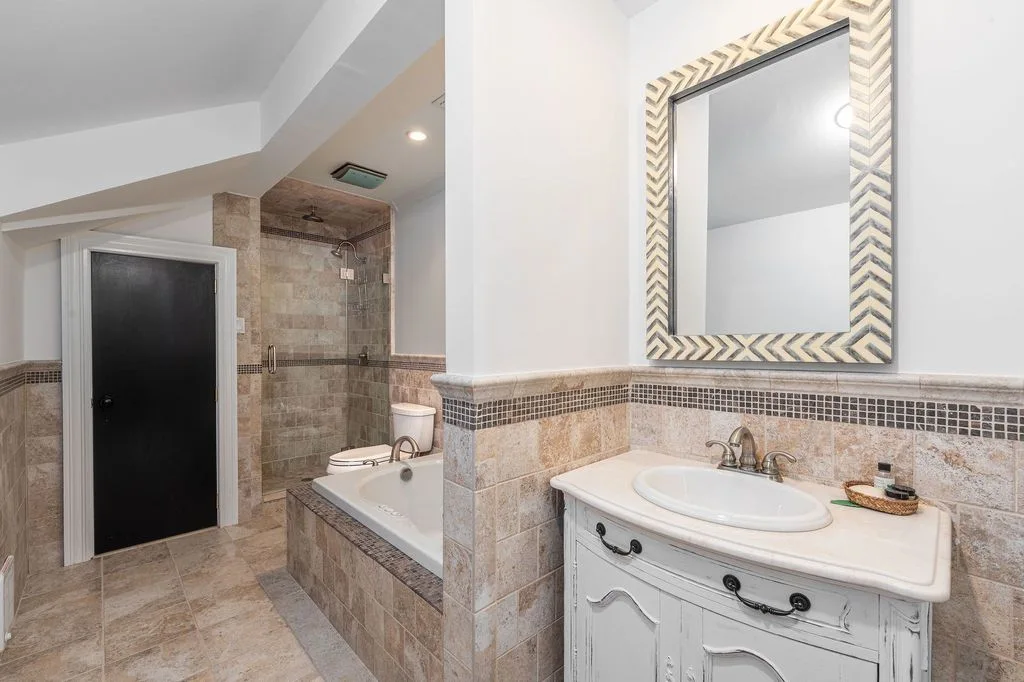 Exclusive 8.5M Waterfront Home at 3875 Hallock Ln Showcases Impeccable Upgrades on Long Island Sound 13