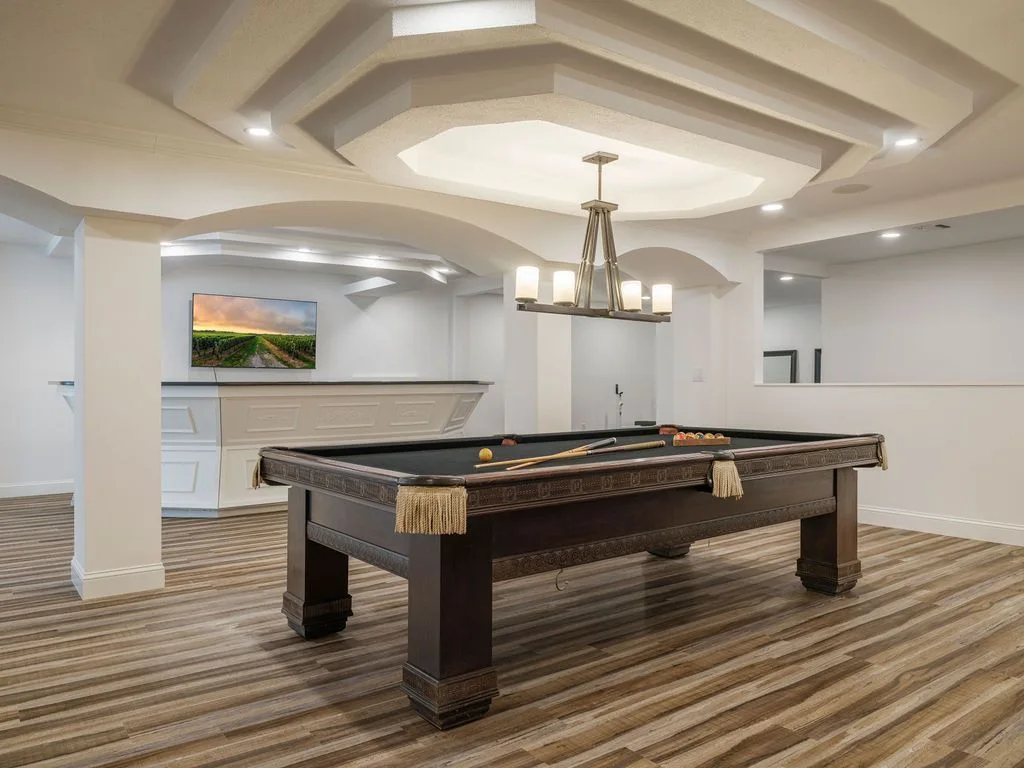Exclusive 8.5M Waterfront Home at 3875 Hallock Ln Showcases Impeccable Upgrades on Long Island Sound 15