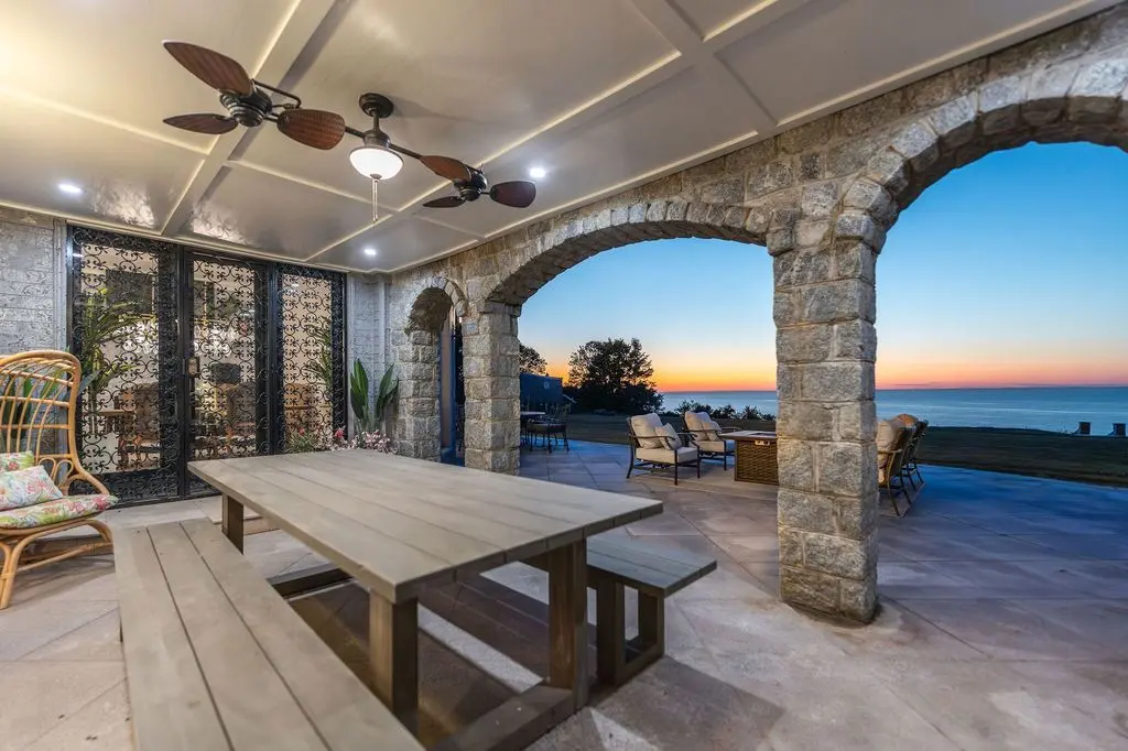 Exclusive 8.5M Waterfront Home at 3875 Hallock Ln Showcases Impeccable Upgrades on Long Island Sound 16