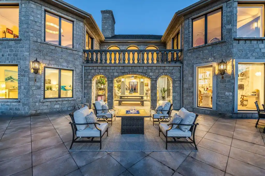 Exclusive 8.5M Waterfront Home at 3875 Hallock Ln Showcases Impeccable Upgrades on Long Island Sound 17