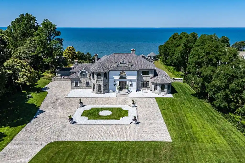 Exclusive 8.5M Waterfront Home at 3875 Hallock Ln Showcases Impeccable Upgrades on Long Island Sound 21