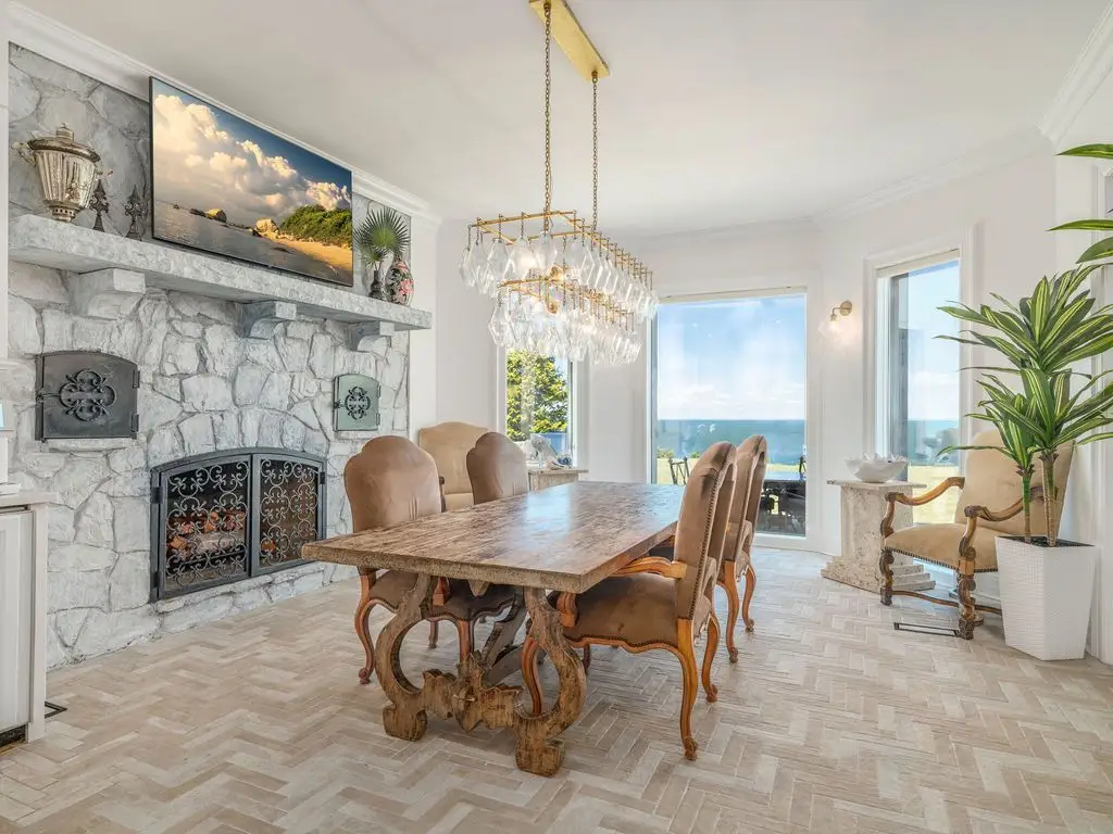 Exclusive 8.5M Waterfront Home at 3875 Hallock Ln Showcases Impeccable Upgrades on Long Island Sound 8