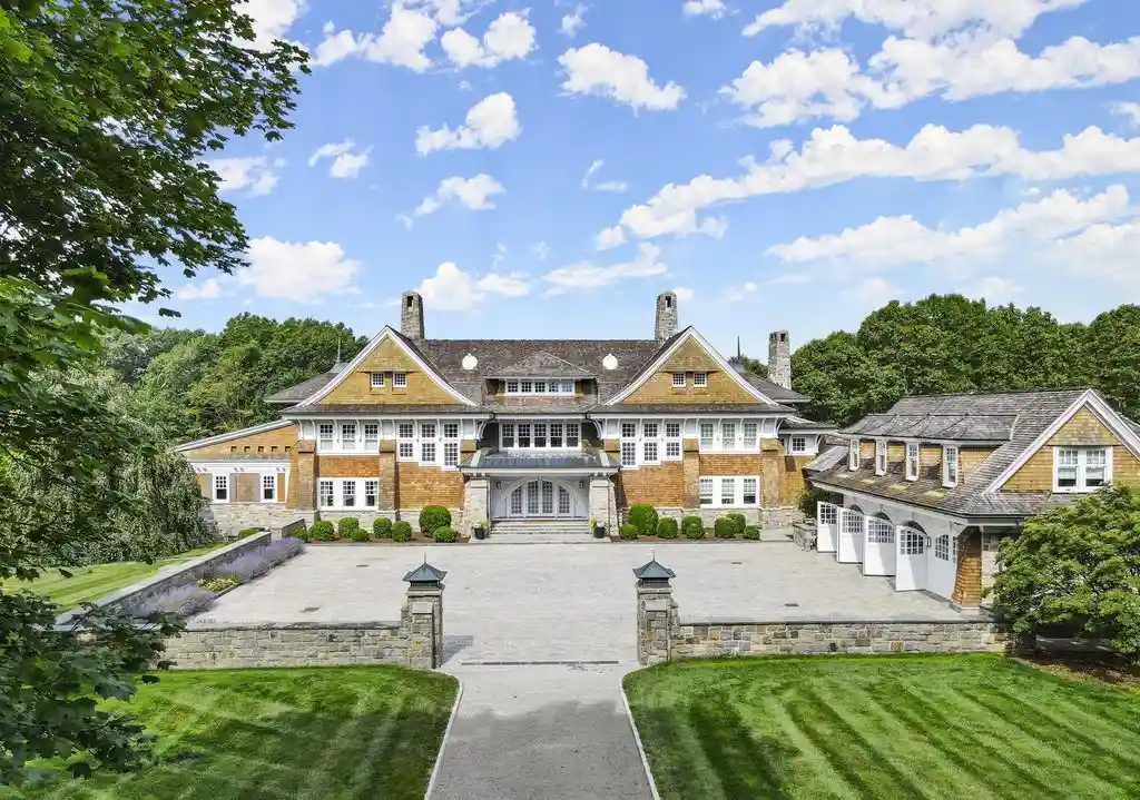 Experience Ultimate Privacy and Luxury at 65 Upper Cross Rd a 24.995M Converse Lake Retreat 2