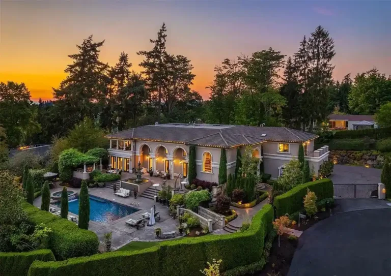 Clyde Hill’s Finest: Modern Italian Villa Offering Grandeur and Elegance Listed at $9.95M