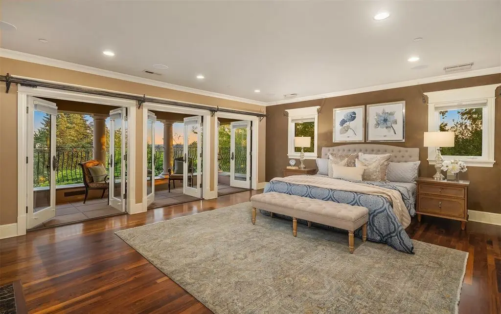 Experience World Class Luxury at 8638 NE 19th Place a 9.95M Italian Inspired Estate in Clyde Hill 20