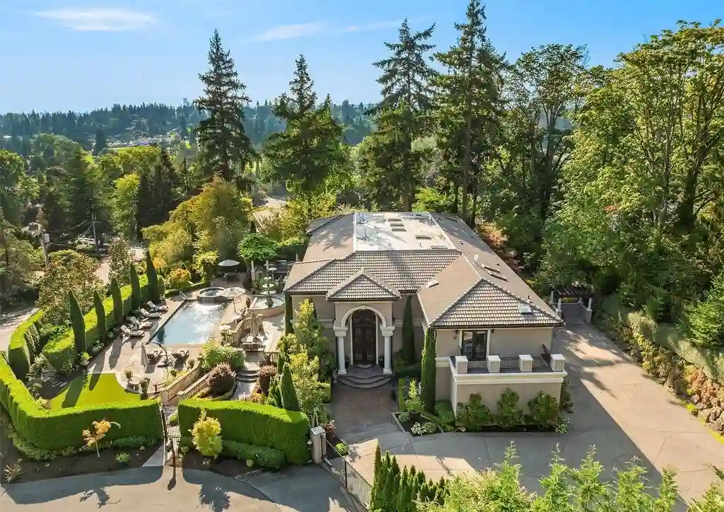 Experience World Class Luxury at 8638 NE 19th Place a 9.95M Italian Inspired Estate in Clyde Hill 5