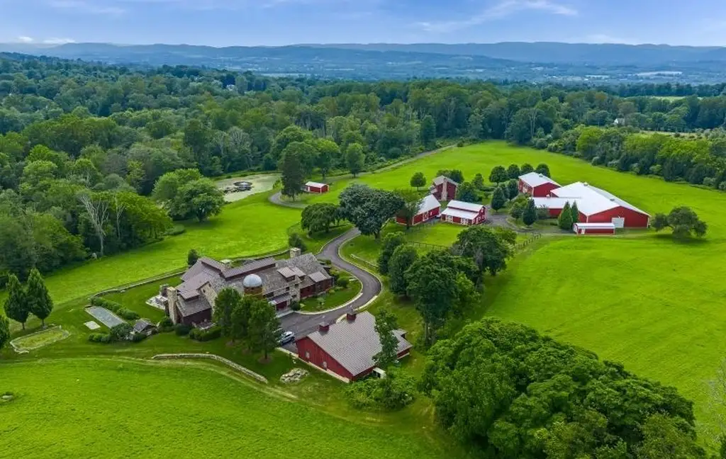 Extraordinary 7.25M Estate at 106 Mountain Top Rd Combines Historic Roots with Modern Comfort in New Jersey 1