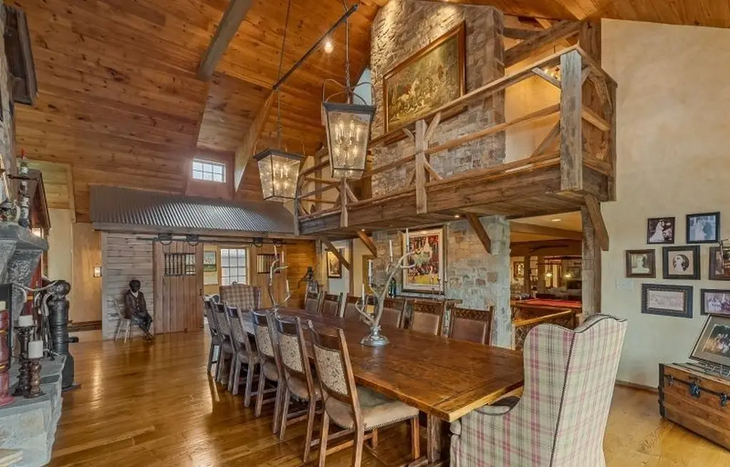 Extraordinary 7.25M Estate at 106 Mountain Top Rd Combines Historic Roots with Modern Comfort in New Jersey 10