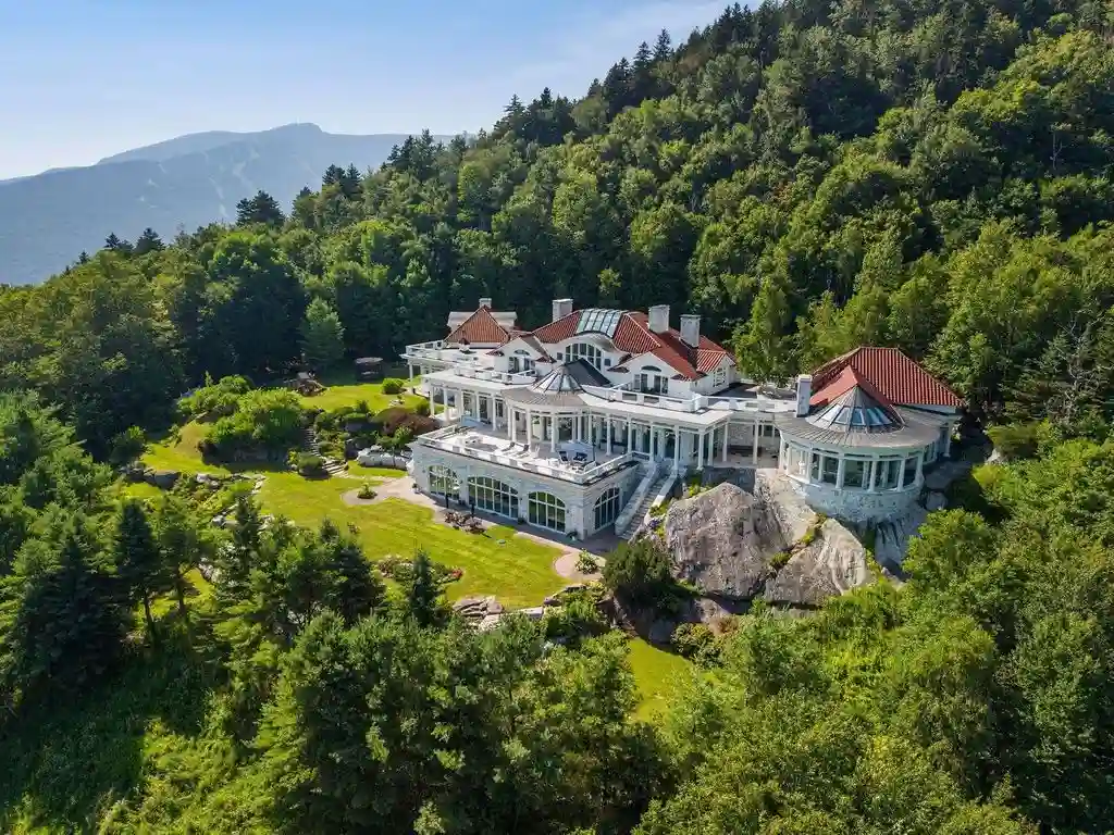 Extraordinary Estate at 189 Upper Springs Road Vermont ‘Above the Clouds Listed for 14 Million 1