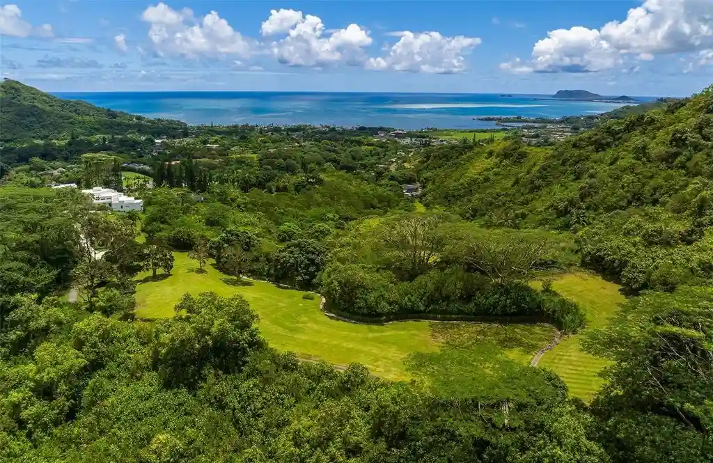 Extraordinary Hawai‘i Estate at 47 958 Kamakoi Rd 23 Acres of Legacy Luxury for 16.995 Million 4