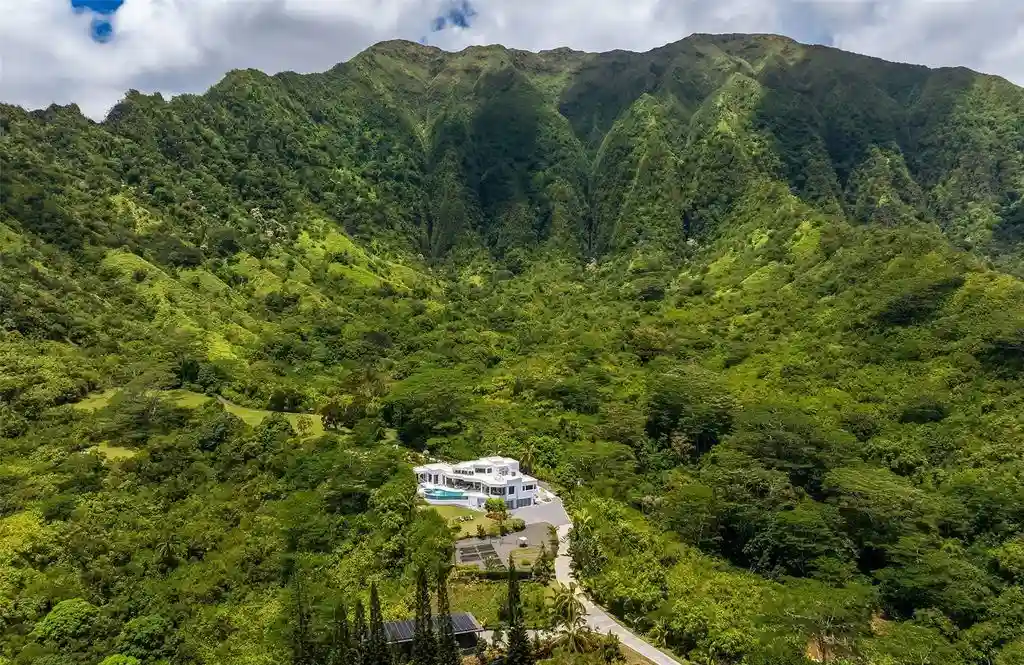 Extraordinary Hawai‘i Estate at 47 958 Kamakoi Rd 23 Acres of Legacy Luxury for 16.995 Million 5