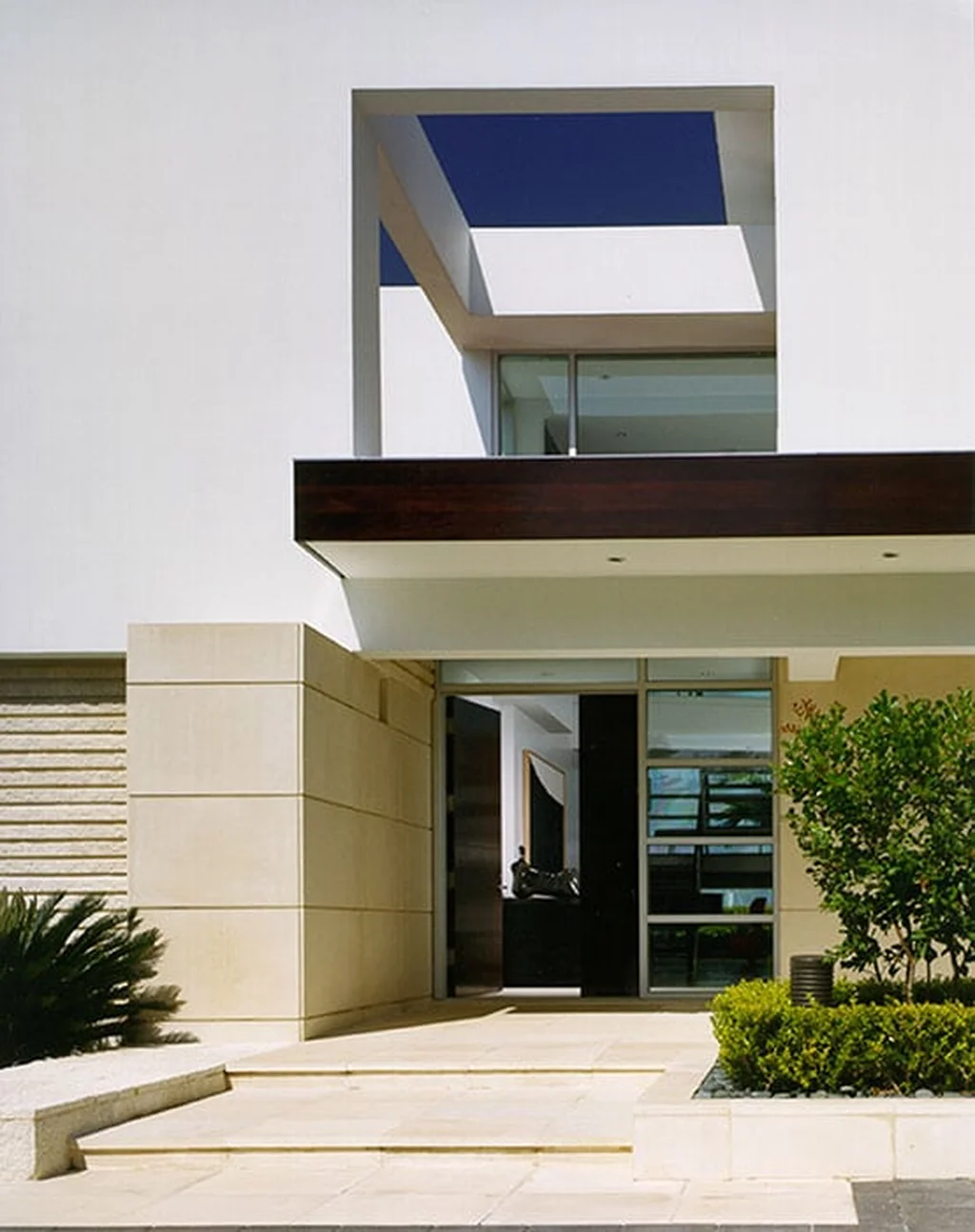 Florida Residence by Mojo Stumer Associates, Modern Waterfront Masterpiece with Panoramic Ocean Views