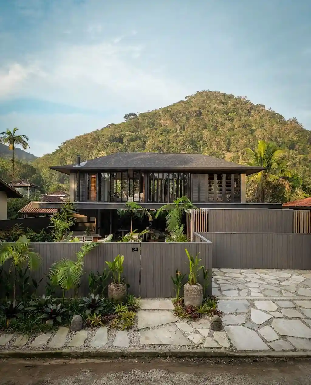 JV Residence by Pitta Arquitetura, Contemporary Tropical Living in Ubatuba
