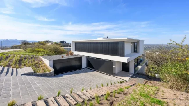 La Deseada Housing by Estudio AP, A Luxury Hillside Retreat of Modern Architecture